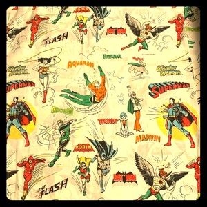 Vintage 1977 DC comics twin top sheet.